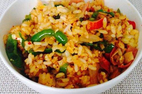 泡菜蟹柳青椒炒饭